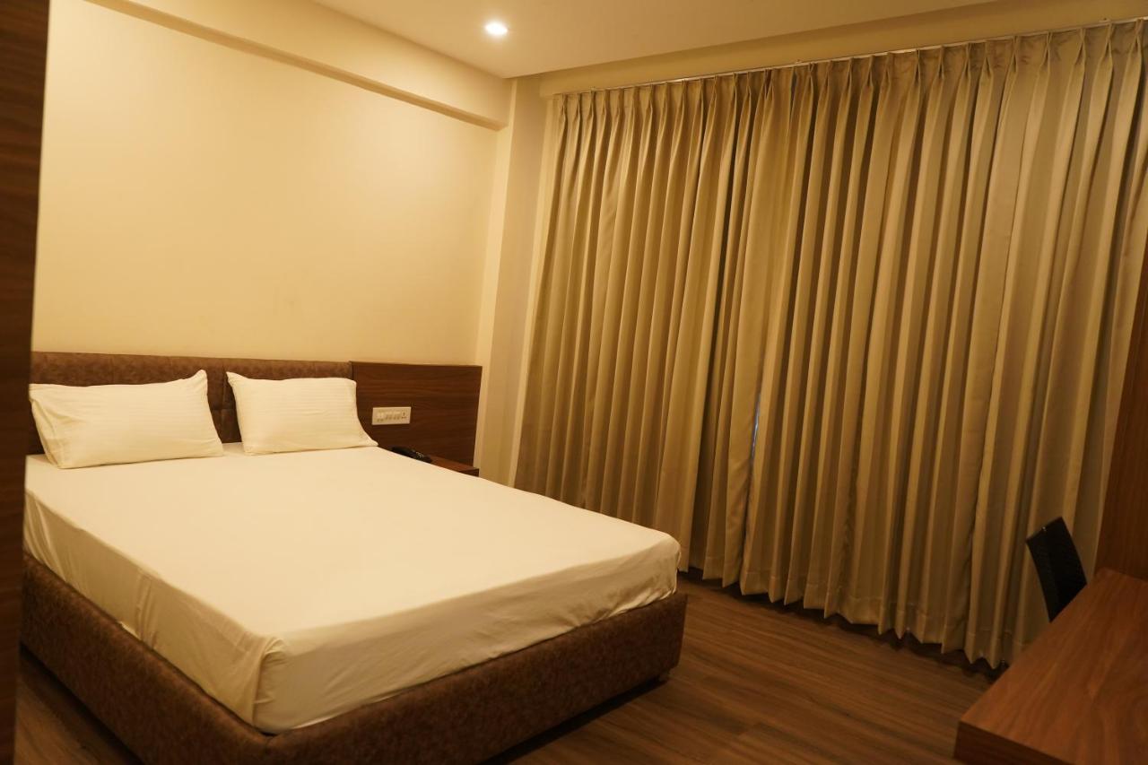 Hotel Bekal International Kasaragod Bagian luar foto